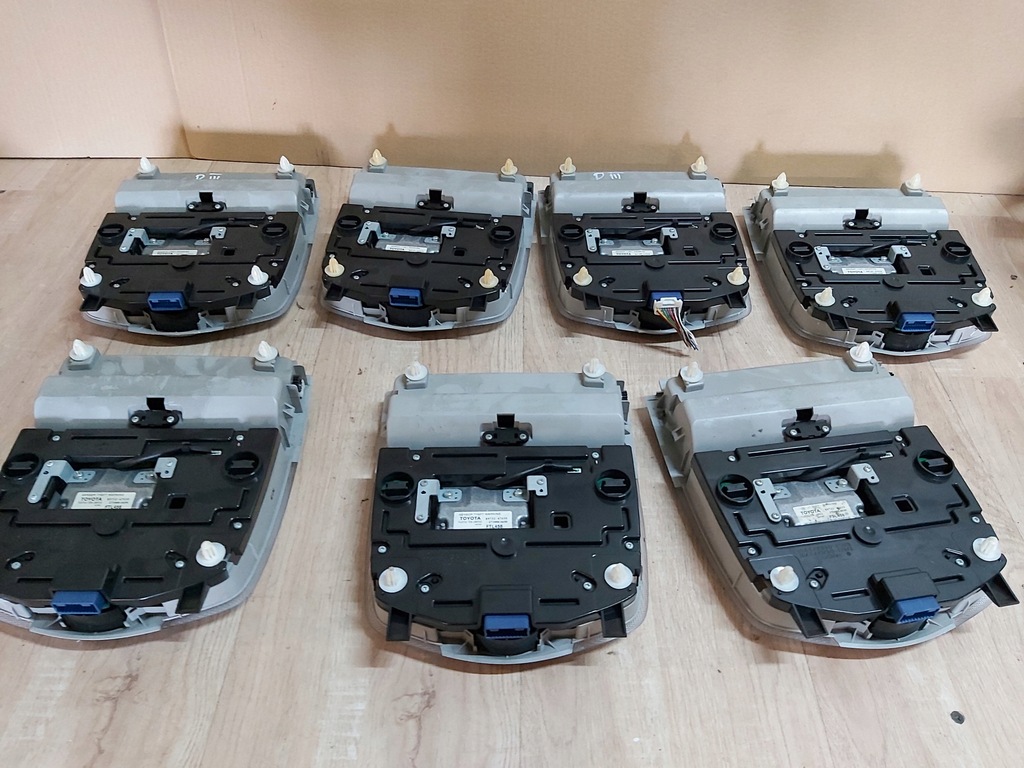 фото №6, Toyota prius iii лампа потолочный салонная салона