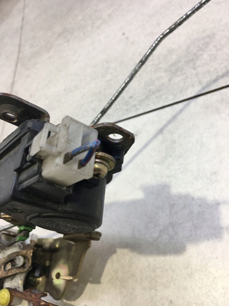 фото №9, Замок дверь правый перед space wagon ii mb655572