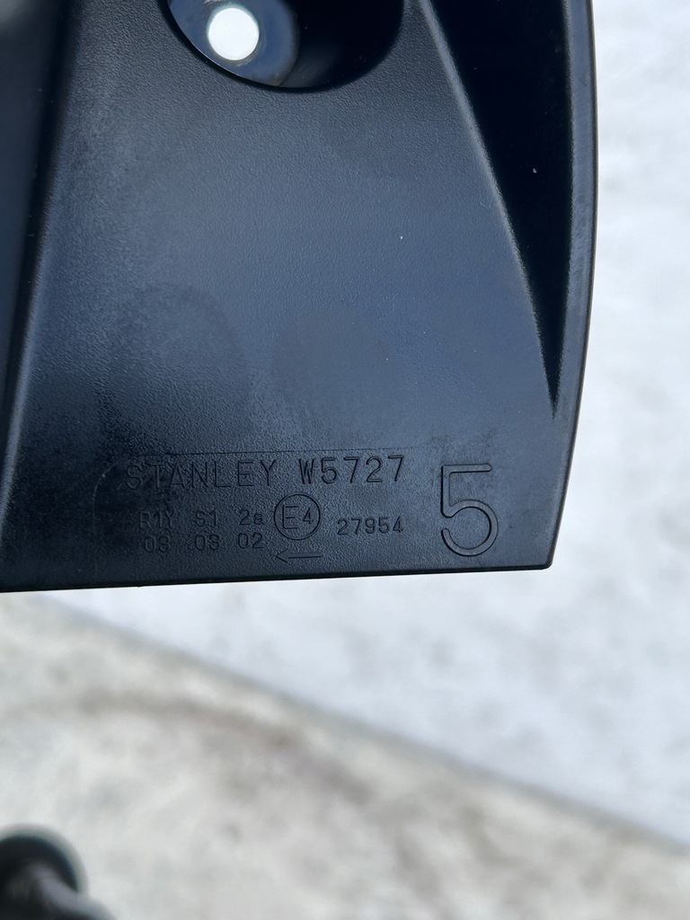 фото №12, Eclipse cross lift 21 - лампа левая задняя led 8330b327 stanley w5727 europa