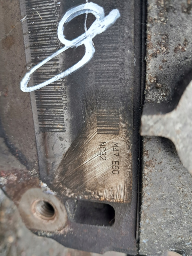 Купити Двигун стійку  20 4d 4 / m47t2 / 7 786 664 / 163 km / bmw e60 520d / справний