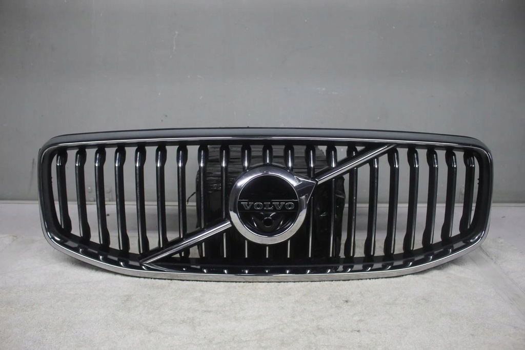 фото №1, Решётка радиатора перед передний volvo xc60 ii 2 pod камера 31425535