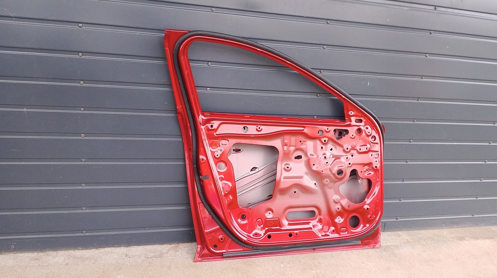 фото №13, Mazda 3 19- hb левая дверь перед передний бордовые