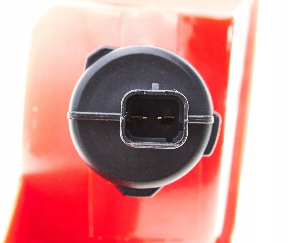 Відбивач бампера задня do ford c-max 2010-2014 8a6115500ab права czerwona Оригінал