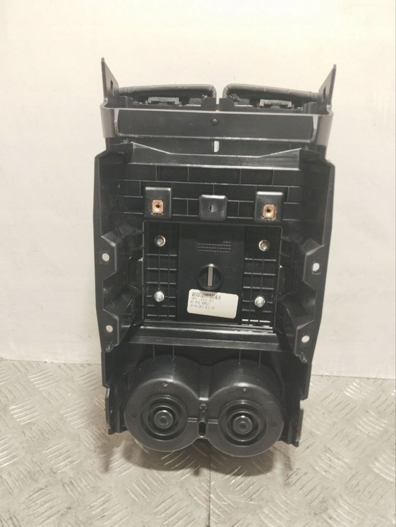 фото №8, Tesla model s 2013 подлокотник туннель среднего 102424100a