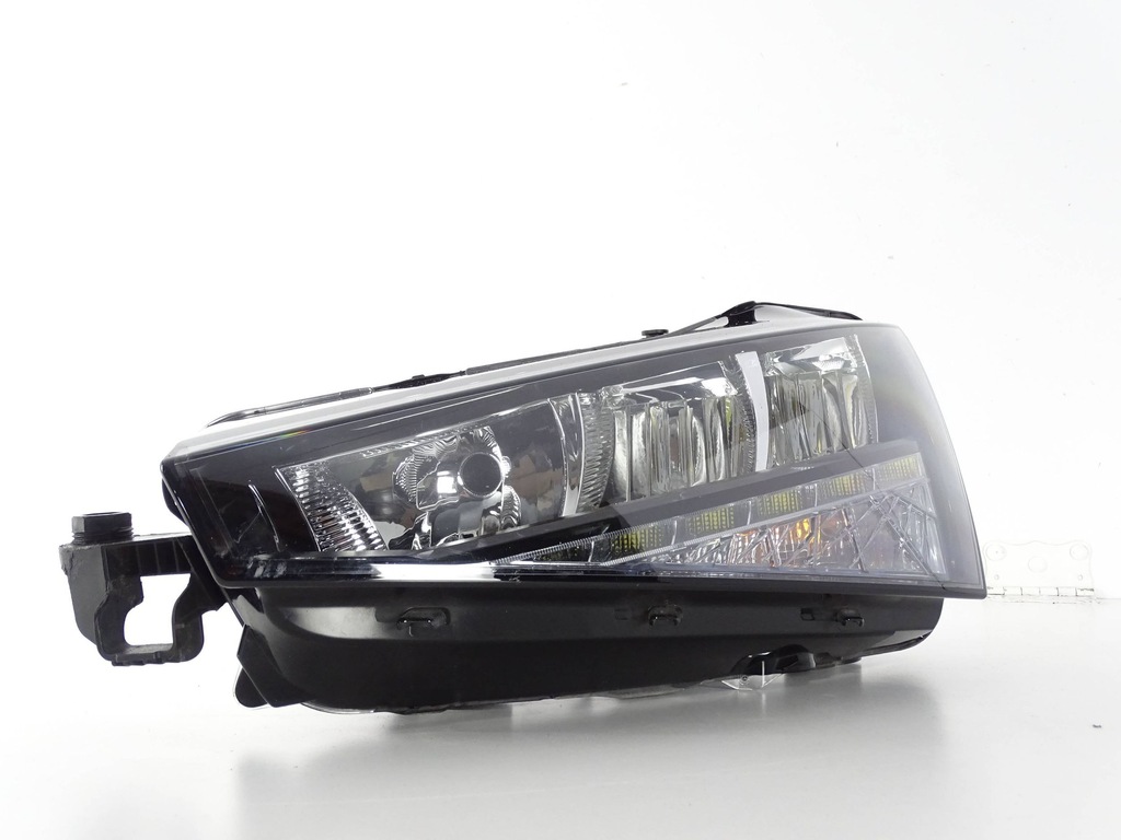 фото №1, Лампа передняя левая skoda scala led