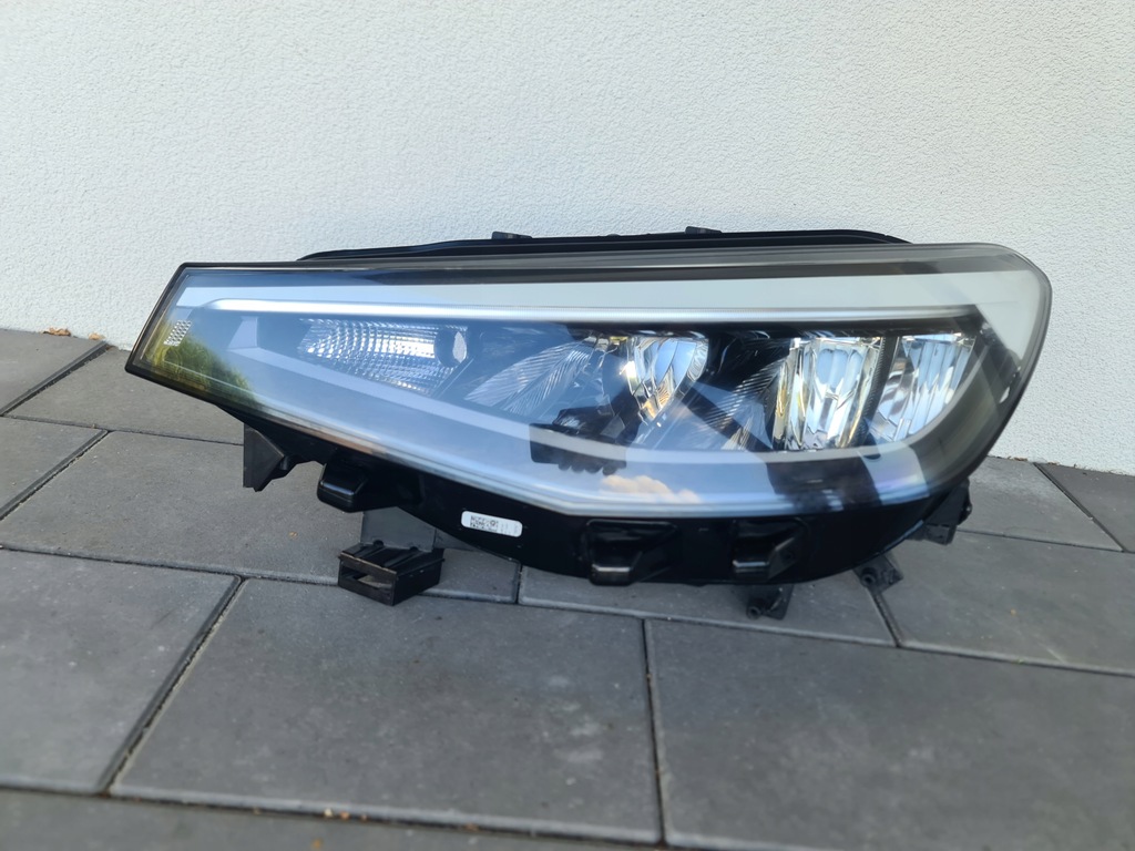 фото №1, Лампа перед левая vw id.4 led 11b941005