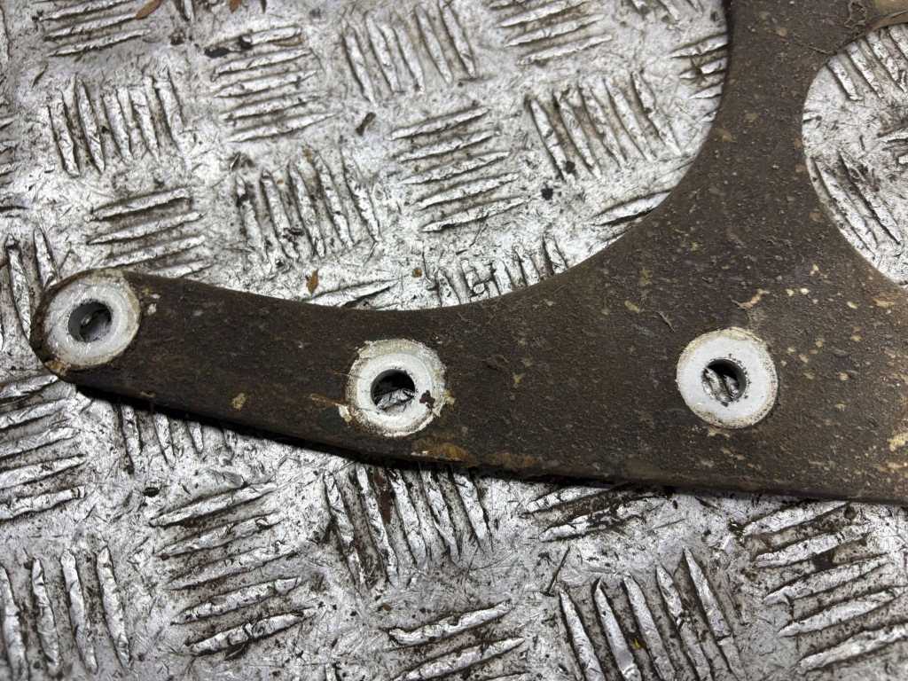 Rolls-royce silver spur 1987 кронштейн заднього диференціал Доставка