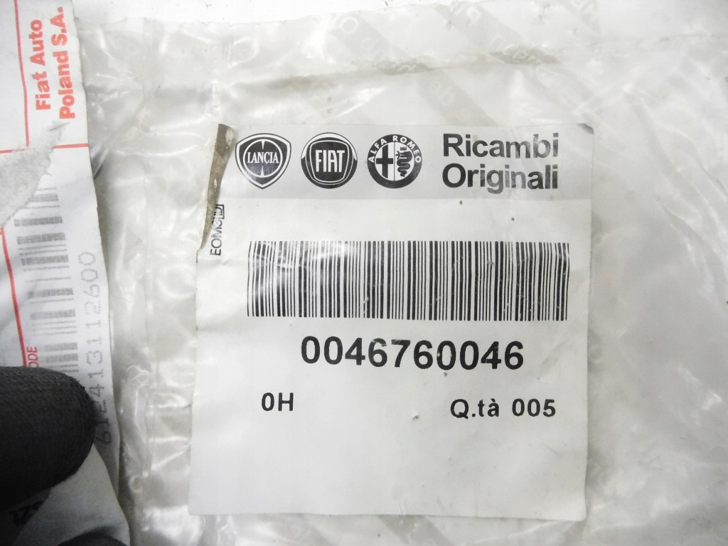 фото №4, Клипса кронштейн alfa romeo 147 оригинальный номер 46760046