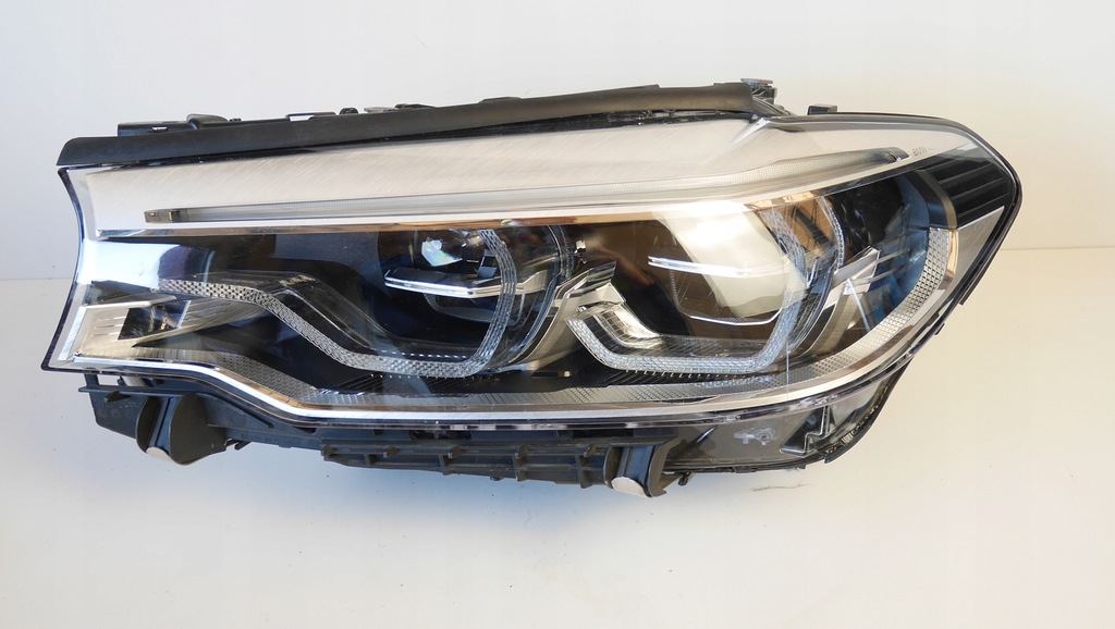 фото №1, Bmw g30 g31 адаптивный led левая комплектная europa