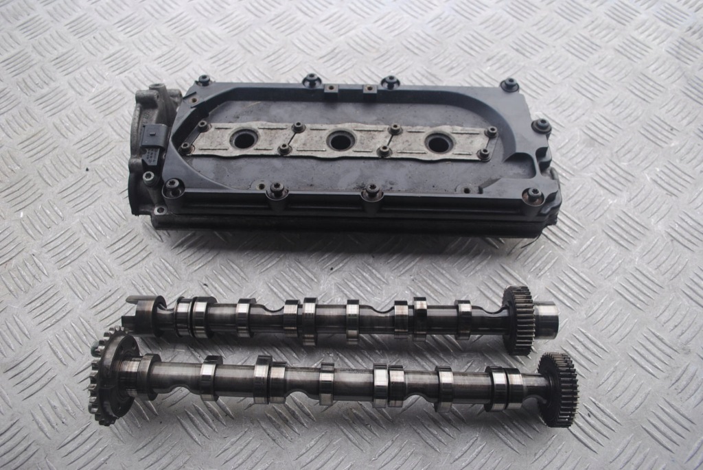 Вал впускной  выпускной валы распределительного вала 2.7 tdi audi a6 c6 в Украине