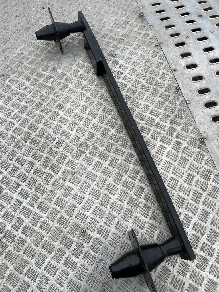 фото №1, Усилитель бампера балка перед ds5