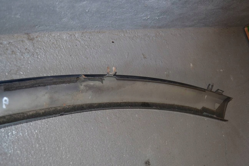 фото №7, Молдинг стекло лобовое правая peugeot 607