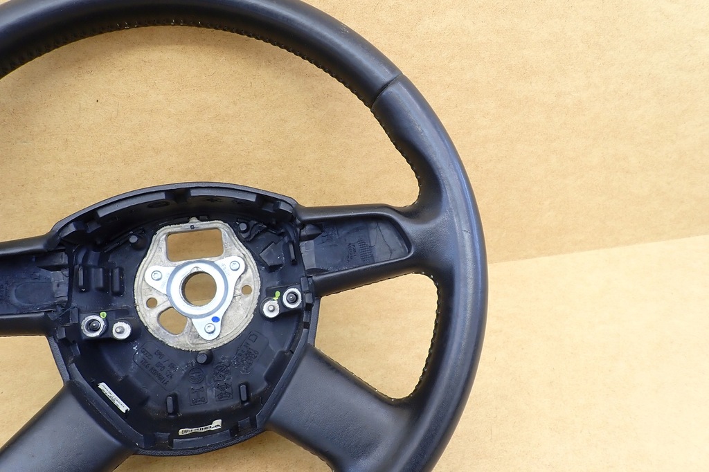 фото №10, Воздуховод audi a3 8p 8p0 q5 8r 8r0 кожа мультифункция 8p0124a