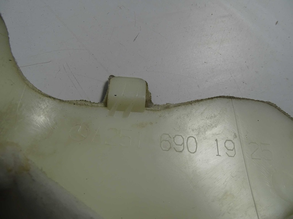 фото №4, Mercedes r w251 защита обивка стойка левый перед