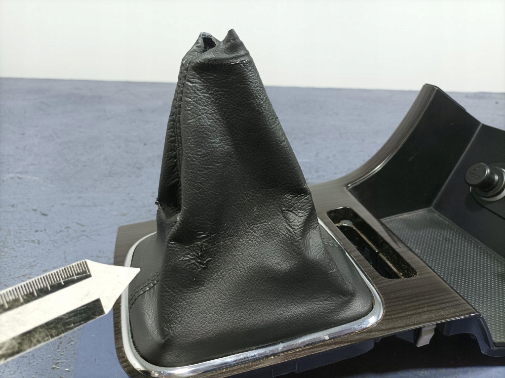 фото №5, Kia optima iii защита dekor туннель среднего рамка передач eu 84651-2t410