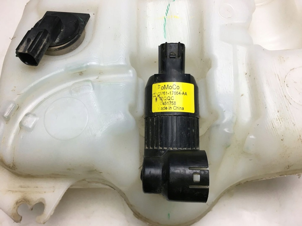 фото №5, Ford edge 3.5b 15- бак омывателя usa