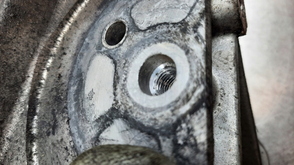 фото №10, Кронштейн генератора 9643834880 citroen c5 2.0 hdi