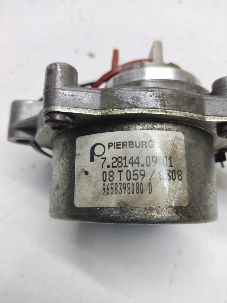 Mazda 2 2008 насос вакуумa вакуумный 7281440901 Киев