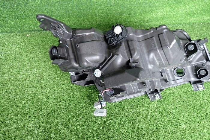 Suzuki vitara 3 рестайлінг  full led 18- фара лівий фара ліва Зі Шроту