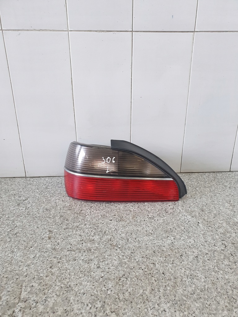 фото №1, Лампа задняя левая peugeot 306