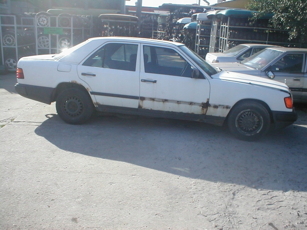 Mercedes 124 3.0d półośka ліва шарніри Доставка