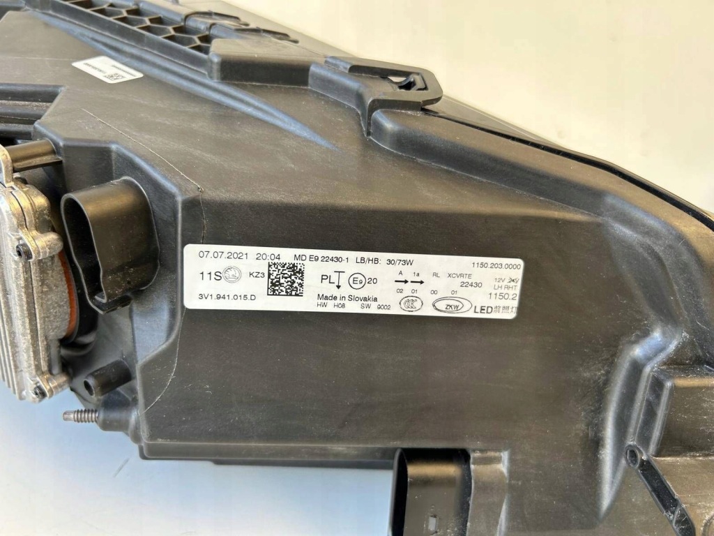 Skoda superb 3 рестайлинг  3v1 фара левая правый  full led 3v1941015 d оригинал Оригинал