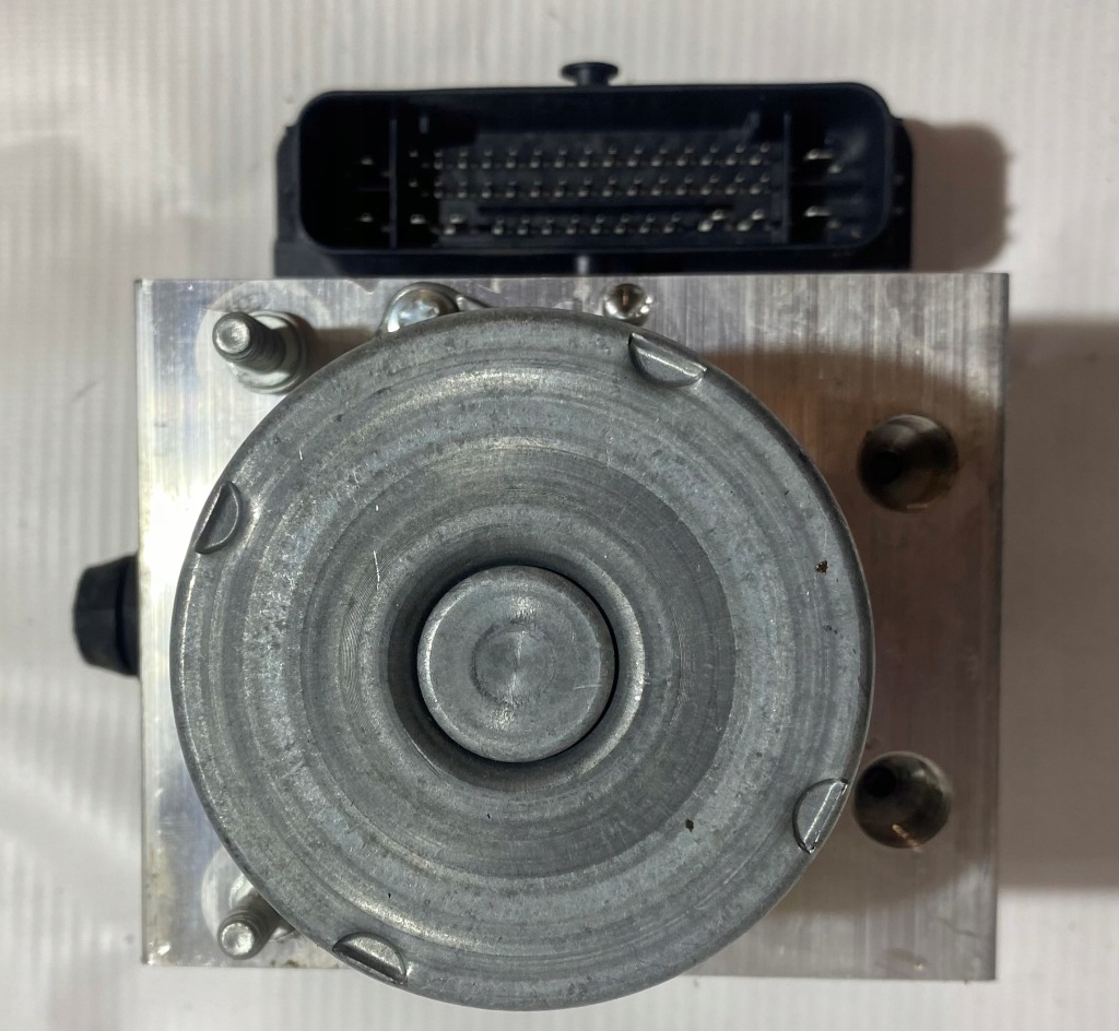 фото №1, Насос abs maserati levante 6701750950