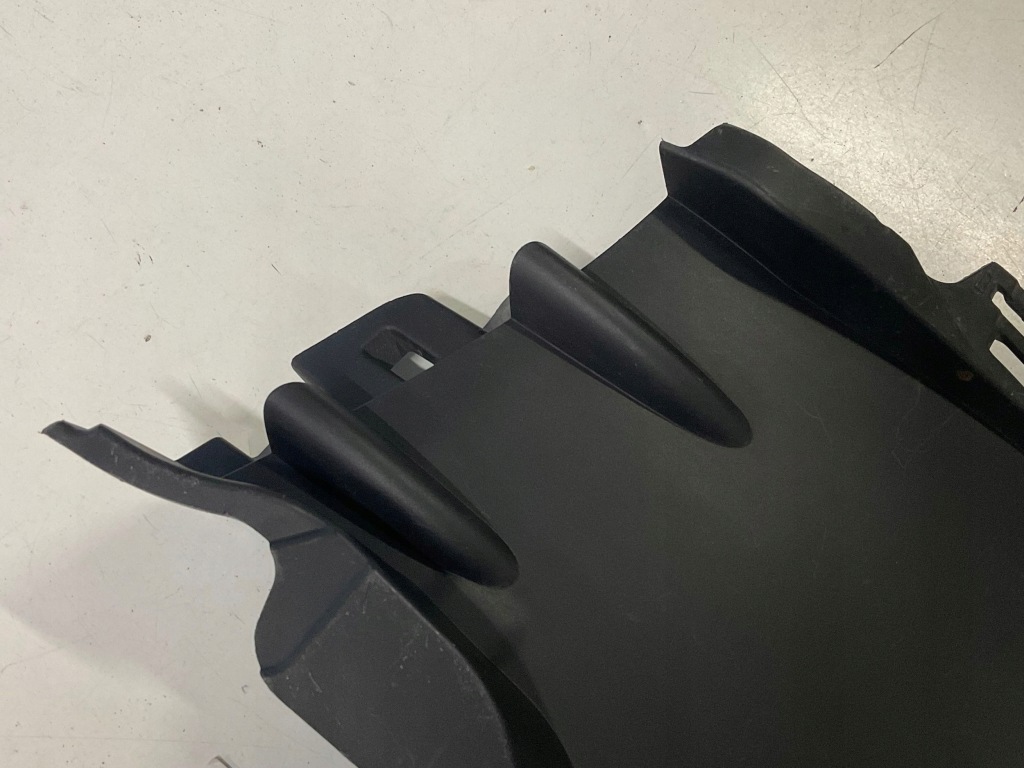 Воздуховод, впуск воздуха mercedes eqs w297 правая 811. Киев