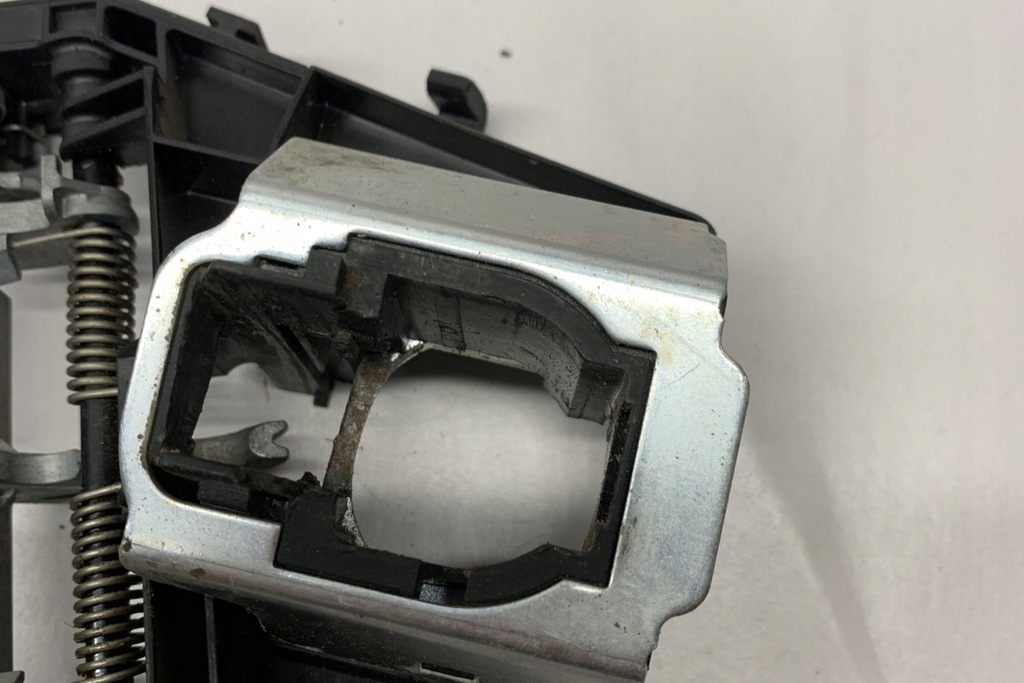 фото №8, Рамка ручка передних левых дверь vw jetta mk7 17b837811 1.4l бензиновый