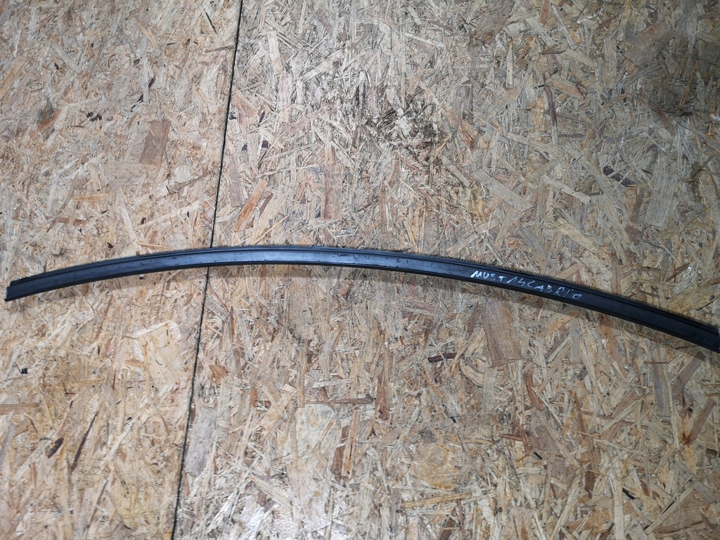 фото №7, Молдинг кузовна задня mustang cabrio 10-14