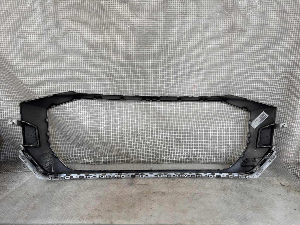 фото №3, Audi q8 решётка радиатора рамка