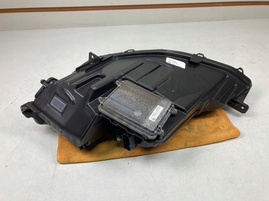 Фара правий передня tesla s рестайлінг  full led 1053573-00-b Доставка