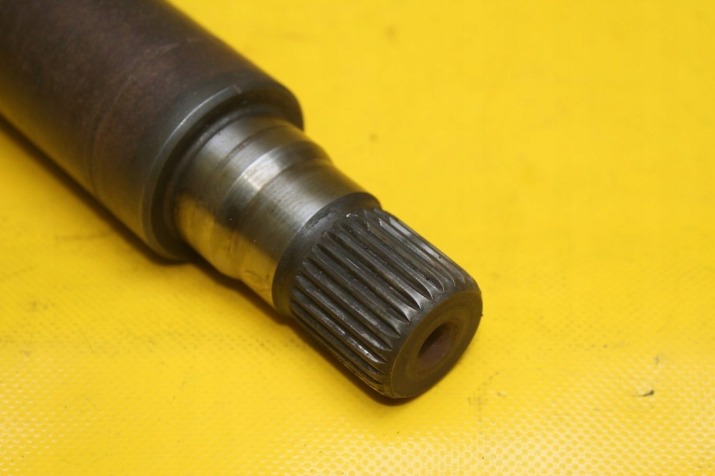 Правый  приводной вал без шарнир mondeo mk4 2.0 tdci Оригинал