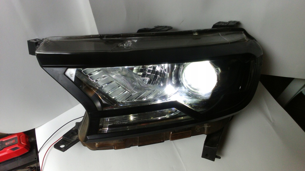 фото №2, Ford ranger лампа левая 15r.-