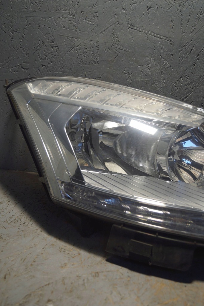 фото №8, Citroen c4 picasso lift лампа правий перед s2188 uk