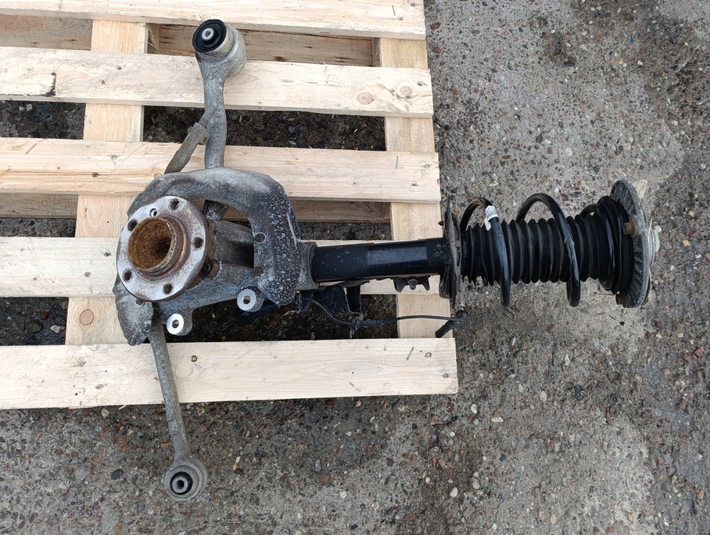 фото №1, Bmw f34 левая поворотный кулак рычаг амортизатор 6798259