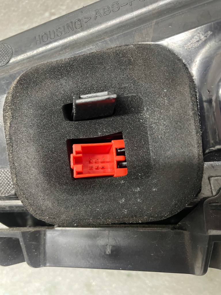 Фара ліва задня audi q5 80a led лівий задній Київ