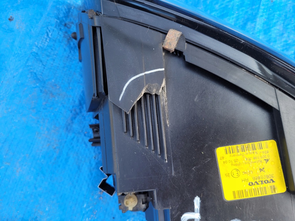 Volvo v50 | фара правий лампа права перед європа 30698886 Київ