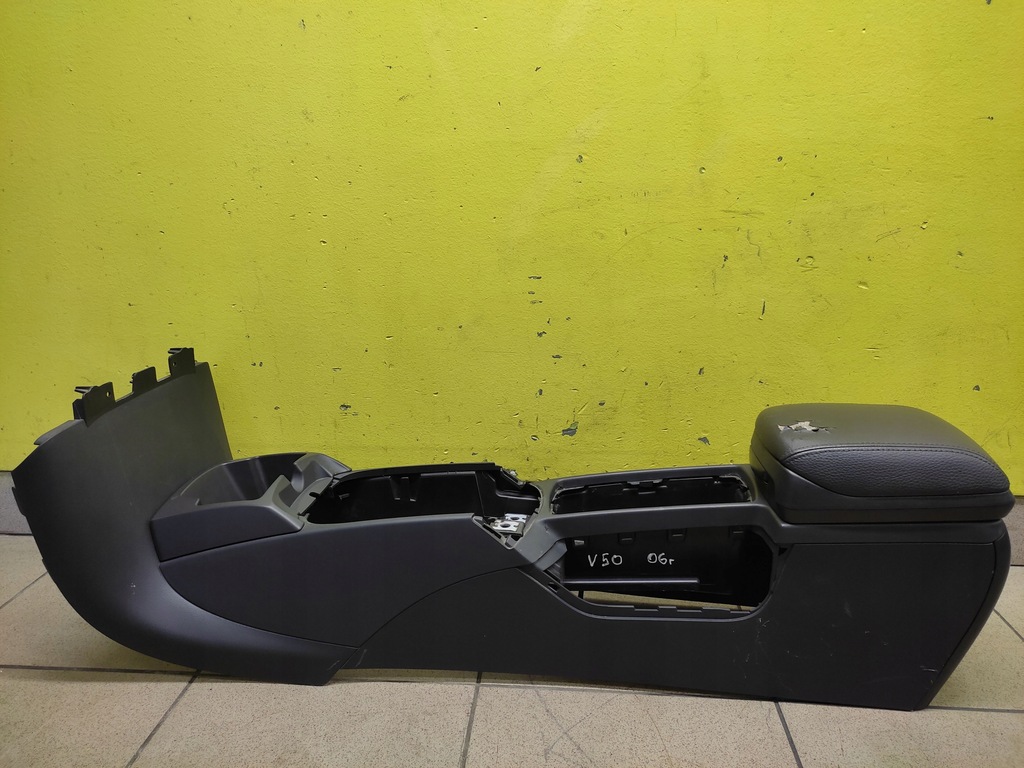фото №9, Volvo v50 туннель средний подлокотник 30755349