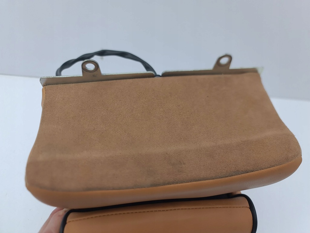 фото №11, Maserati quattroporte 2008 середина подголовник сиденье заднего