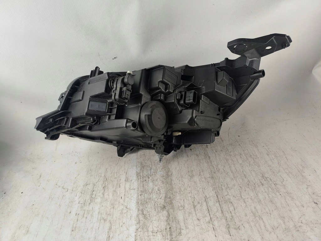 фото №8, Peugeot 208, 2008, ii лампа правая full led - europa