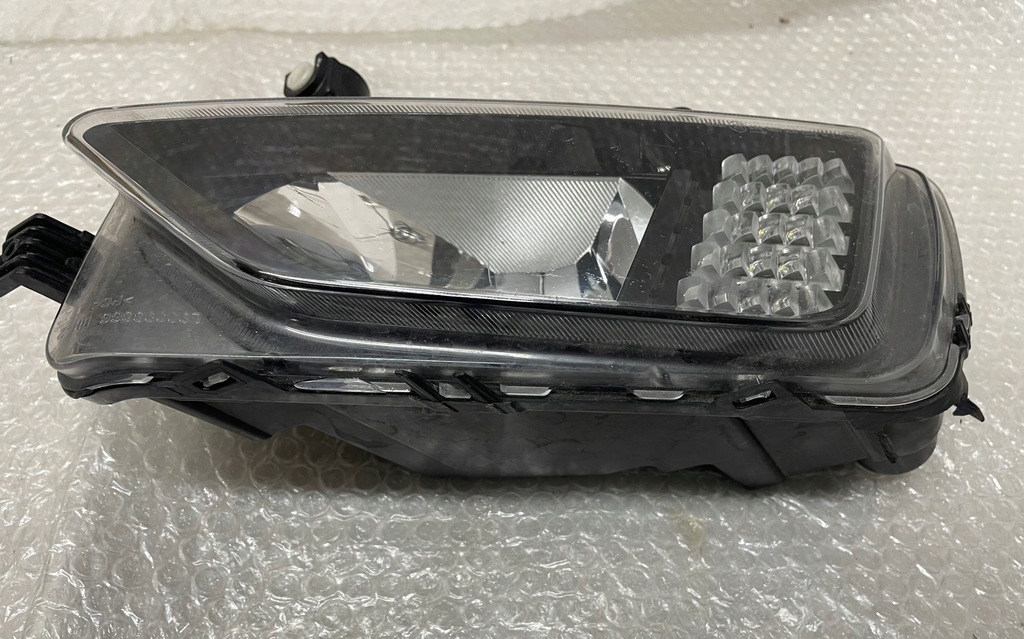 фото №1, Противотуманная фара правый vw polo 2g drl led поворотник