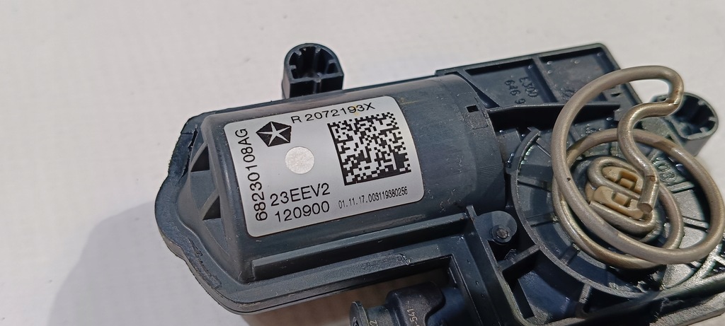 фото №7, Actuator дросельна заслінка кришка багажника вихлоп права dodge charger challenger 2015-