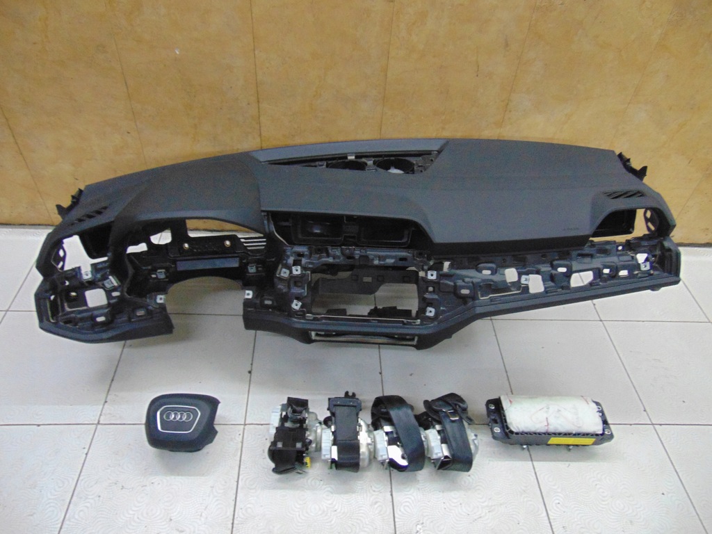 фото №1, Приборная панель консоль подушка безопасности audi q3 83a