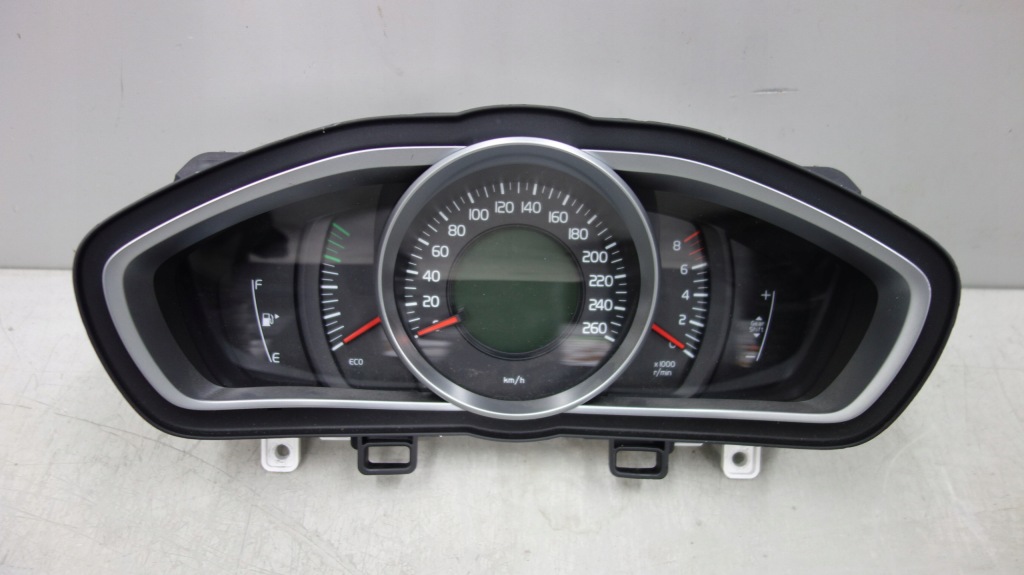 фото №1, Volvo v40 счетчик приборы 31412871