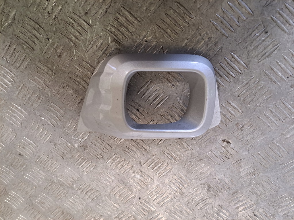 фото №3, Ford ranger 2019 r 3.2 tdci рамка противотуманной фары jb3b-15a299-c