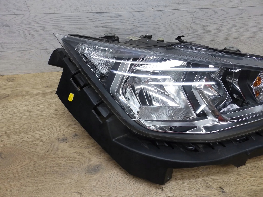 фото №8, Лампа передня права звичайна + напрямна seat ibiza v arona nr. 6f1941006