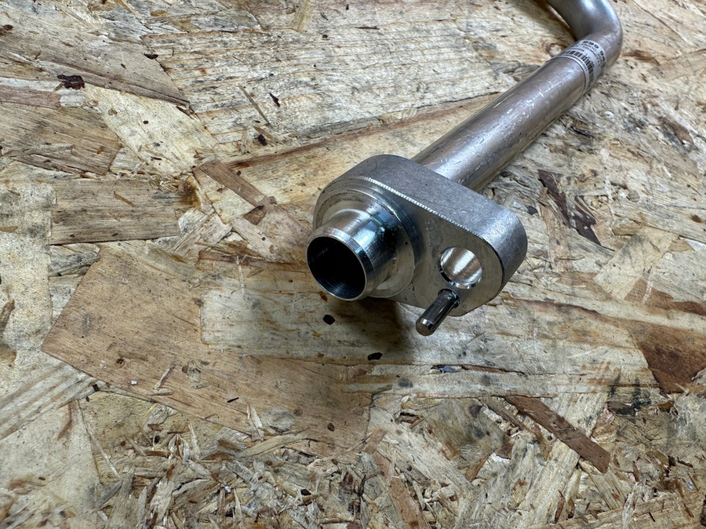 Пабтрубок  шланг труба кондиционера bmw f39 f40 f45 f46 f48 6999942 Киев