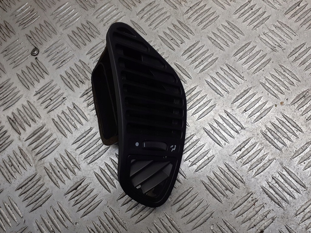 фото №1, Решётка обдув правая alfa romeo 156