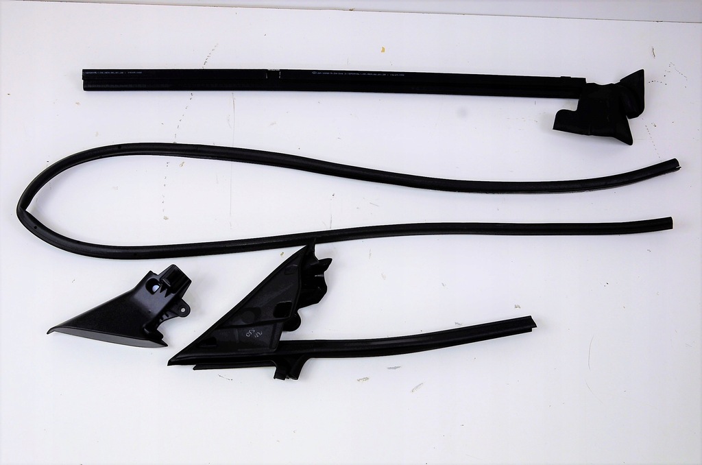 фото №1, Vw arteon fl комплект прокладка дверь перед правый